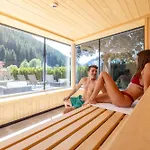 Natur- & Wanderhotel Tuxertal Отель