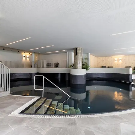 Natur- & Wanderhotel Tuxertal Hotel