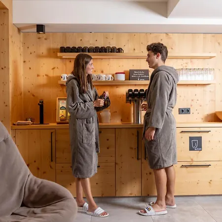 Natur- & Wanderhotel Tuxertal ホテル 4*