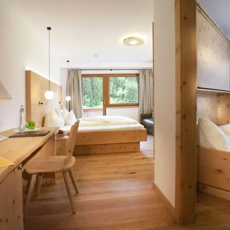 Natur-&wanderhotel Tuxertal Tux