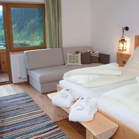 Natur- & Wanderhotel Tuxertal 4*