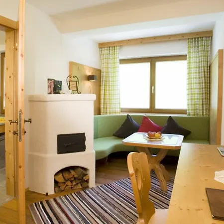 Natur- & Wanderhotel Tuxertal 4* Tux