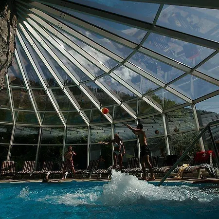 Natur- & Wanderhotel Tuxertal ホテル 4*