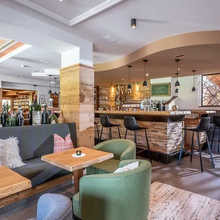Natur- & Wanderhotel Tuxertal 4* トゥクス