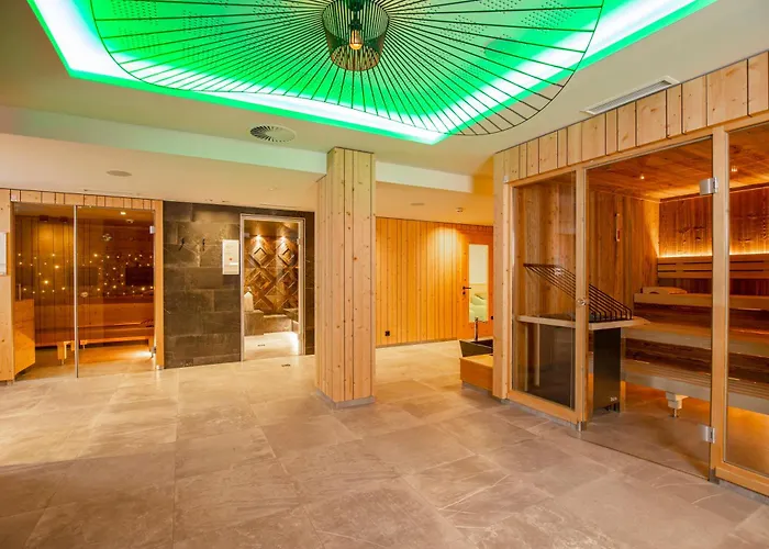 Natur- & Wanderhotel Tuxertal Hotell 4*