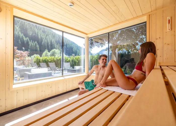 Natur- & Wanderhotel Tuxertal Hotel