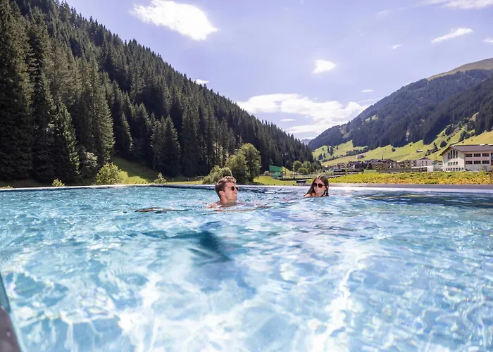 Natur- & Wanderhotel Tuxertal Ξενοδοχείο