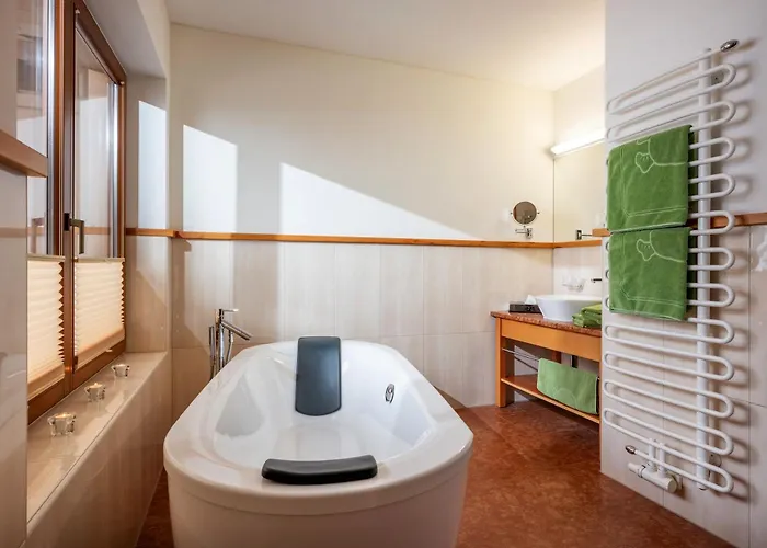 Natur- & Wanderhotel Tuxertal 4* Tux