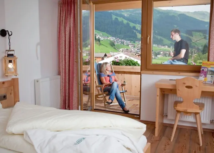 Natur- & Wanderhotel Tuxertal Hotell 4*