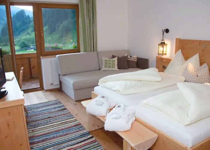 Natur- & Wanderhotel Tuxertal 4*
