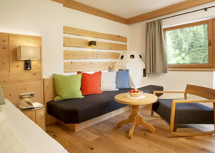 Natur- & Wanderhotel Tuxertal 4* Tux