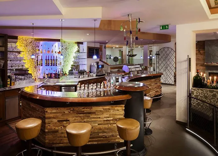 Natur- & Wanderhotel Tuxertal Ξενοδοχείο Tux