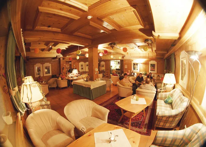 Natur- & Wanderhotel Tuxertal 4* Tux