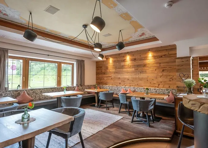 Natur- & Wanderhotel Tuxertal Hotell 4*