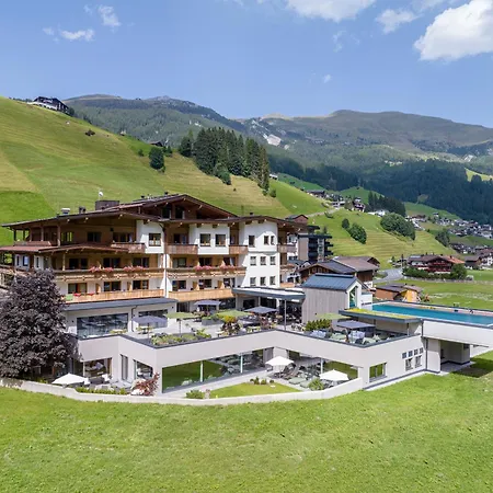 Natur- & Wanderhotel Tuxertal Hotel Tux