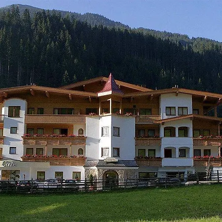 Natur- & Wanderhotel Tuxertal Tux