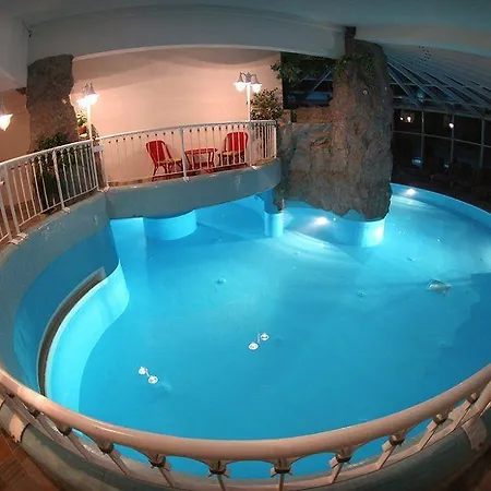 Natur- & Wanderhotel Tuxertal 4*
