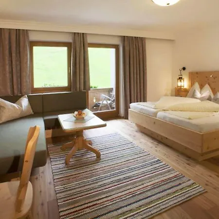Natur- & Wanderhotel Tuxertal Hotel Tux