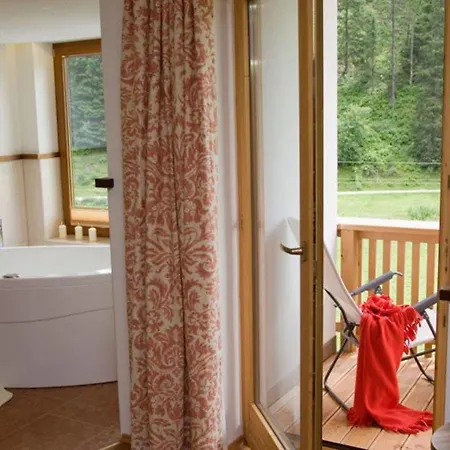 Natur- & Wanderhotel Tuxertal Hotel