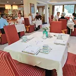 Natur- & Wanderhotel Tuxertal 호텔 턱스