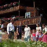 호텔 Natur- & Wanderhotel Tuxertal 턱스