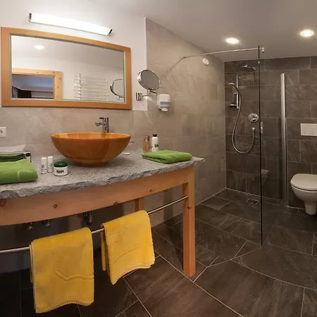 Natur- & Wanderhotel Tuxertal Otel Tux