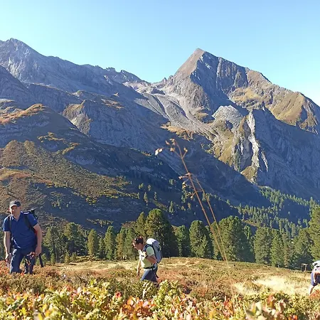 Natur- & Wanderhotel Tuxertal 호텔 4*