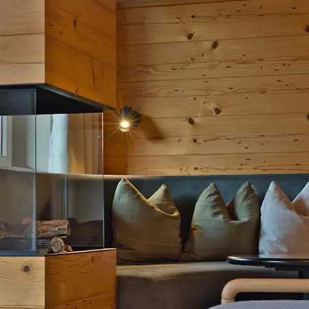 Natur- & Wanderhotel Tuxertal 호텔 턱스
